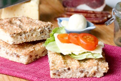 LCHF Breakfast by Fanny #8 – LessCarbs’ Easy Bread
