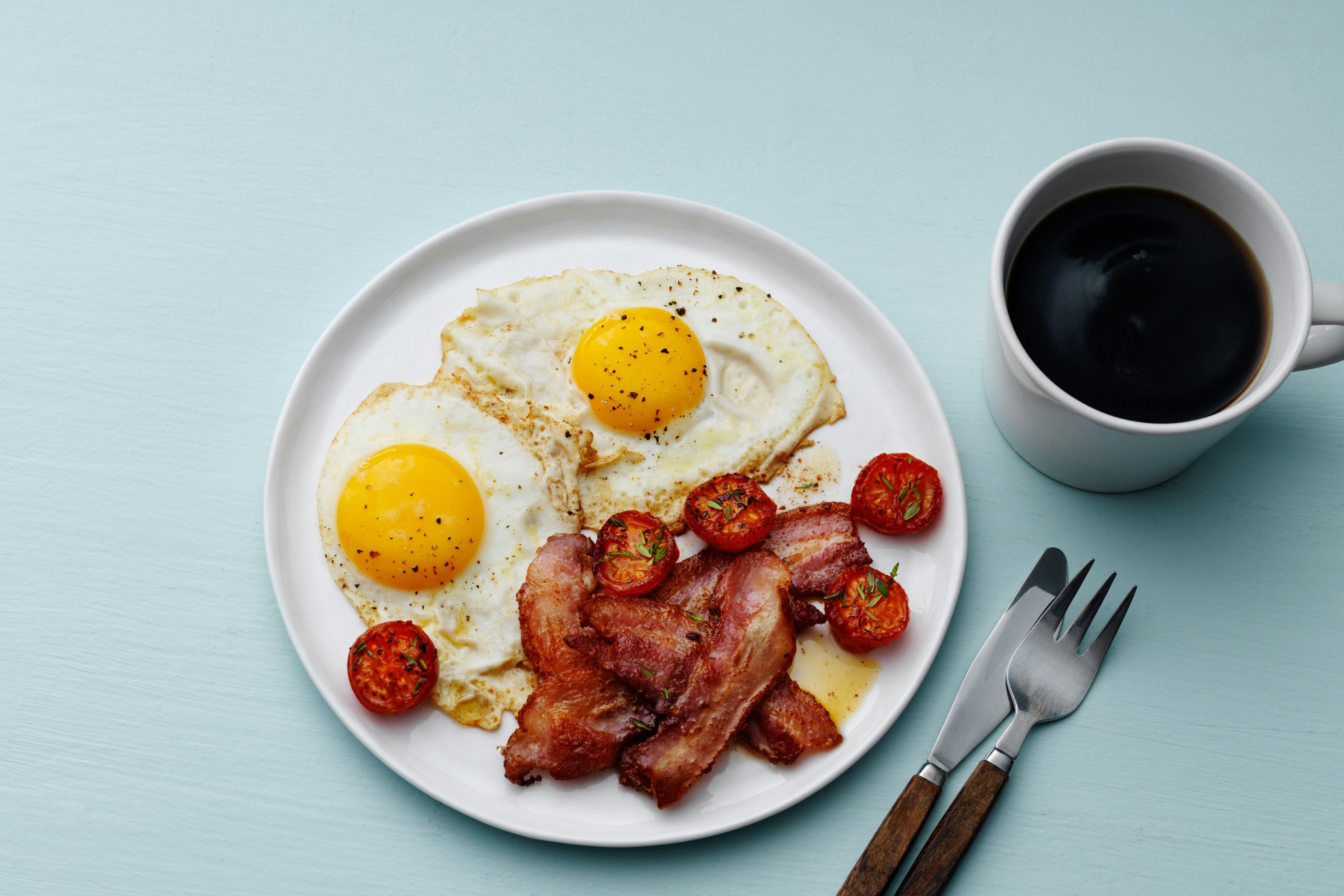 keto diet eggs and bacon dinner